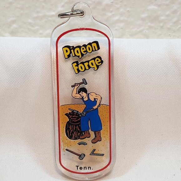 Vintage Pigeon Forge Tennessee Key Chain Blacksmith 1980s Union Souvenir Plastic - Picture 1 of 2